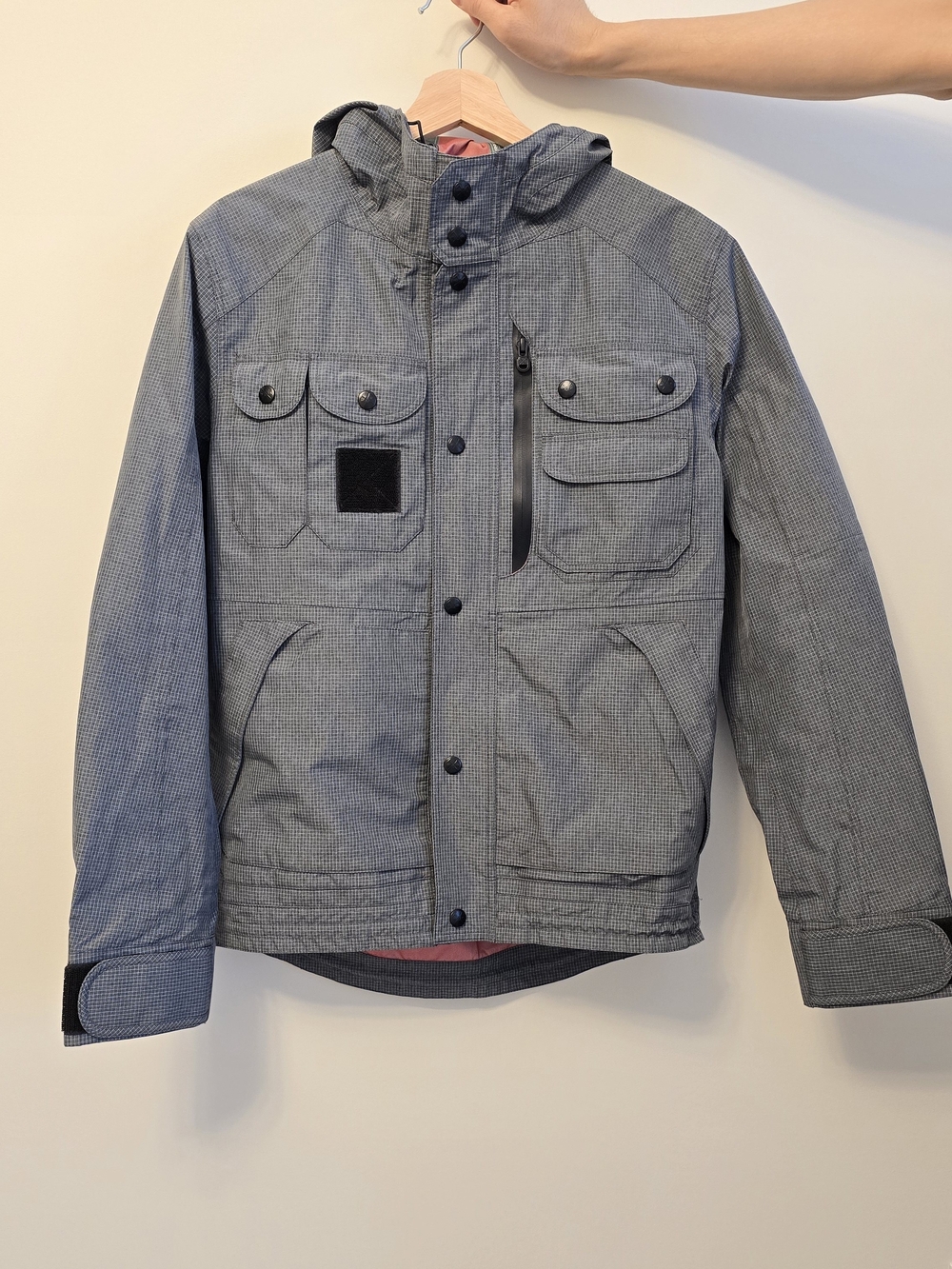 Men's white montaineering waterproof jackey size 2 like new